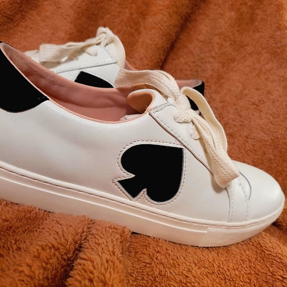 kate spade White and Black Low-Top Sneakers with Textured Leather With Box - Picture 4 of 9